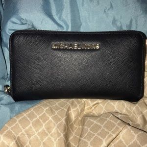 Barely used Michael Kors wallet